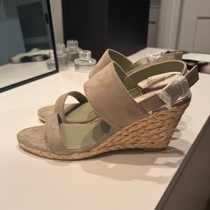 DV by Dolce Vita Sandals